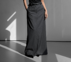 Still Line Skirt