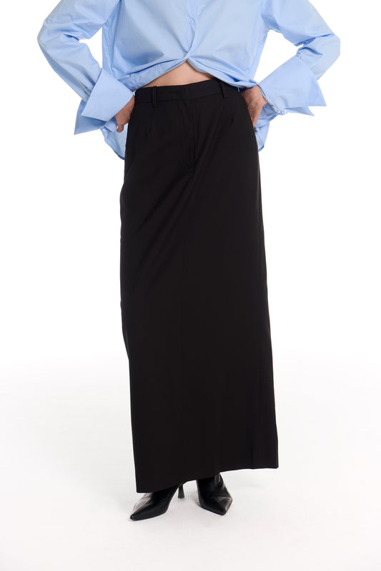 Still Line Skirt