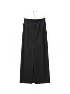 Still Line Skirt